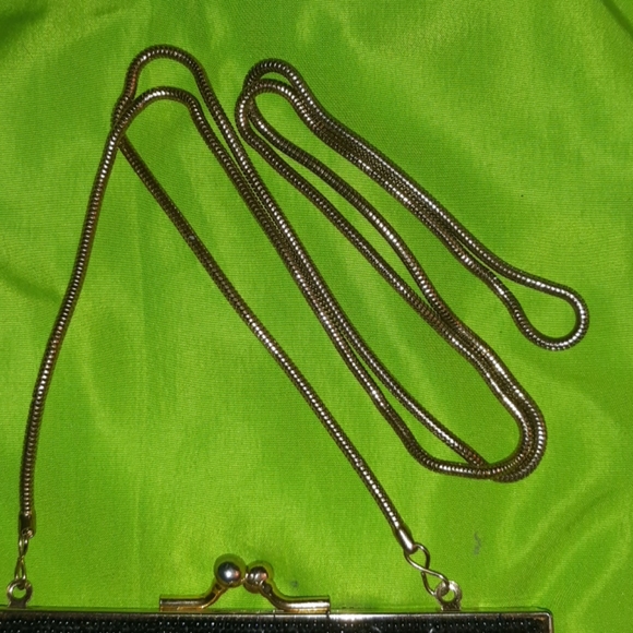 Gorgeous beaded scallop seashell night life bag - Picture 3 of 10